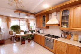 Недвижимость Квартиры / 3-к квартира, 120 м², 3/9 эт.