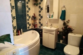 Продам трехкомнатную вторичку 65.0 м² этаж 4/5 город Новороссийск переулок Краснознаменный 2а