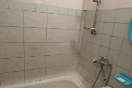 Недвижимость Квартиры / 4-к квартира, 70 м², 4/5 эт.