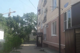 Продам однокомнатную вторичку 40.0 м² этаж 1/3 город Новороссийск улица Астраханская 13